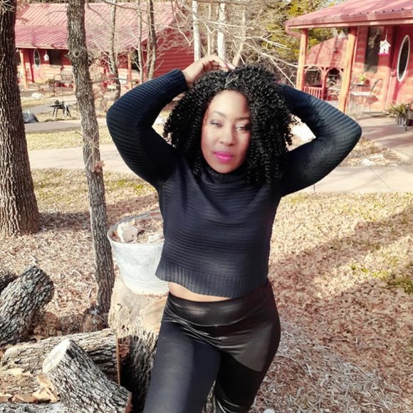 Meet your Posher, Adrienne - Picture 8 of 11